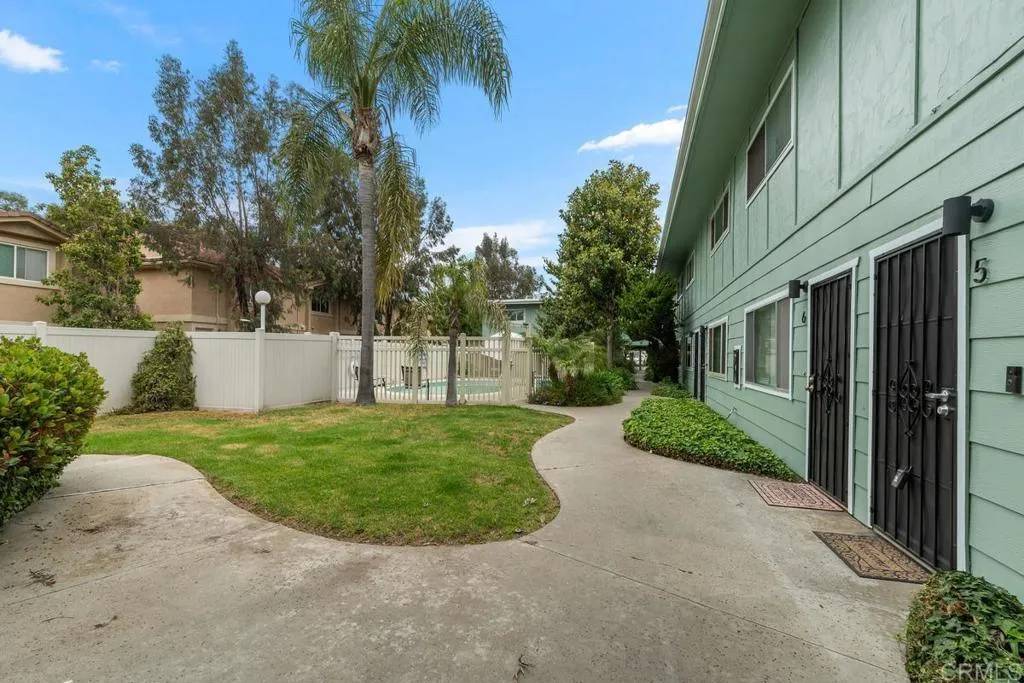 La Mesa, CA 91941,4231 Lowell St. #10