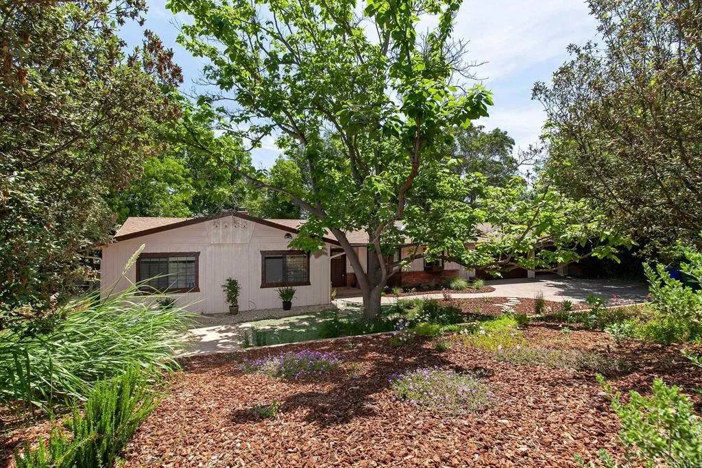 El Cajon, CA 92020,11440 MEADOW CREEK RD