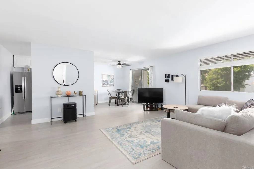 Tustin, CA 92780,17562 Vandenberg Lane #8
