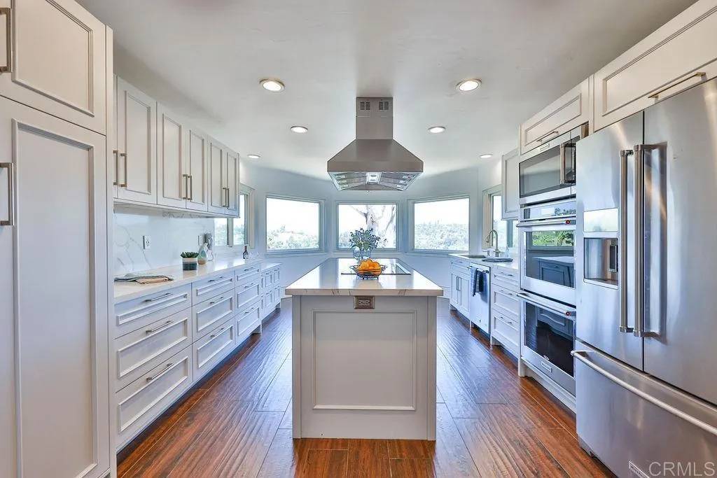 El Cajon, CA 92020,1521 Shadow Knolls Ln