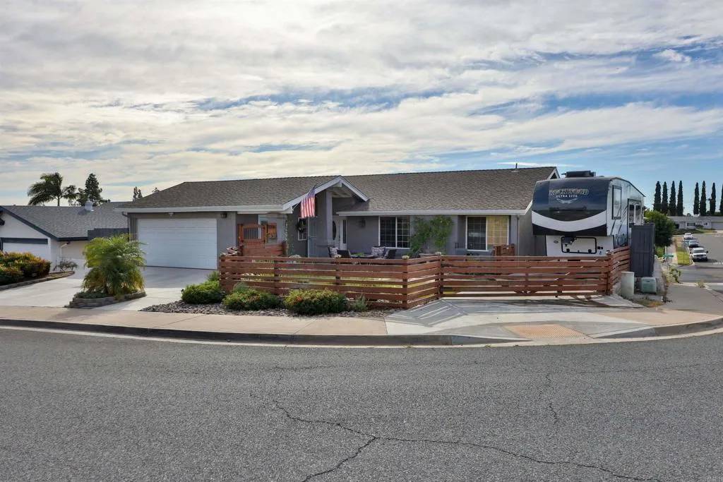 El Cajon, CA 92021,1596 Arnheim Ct