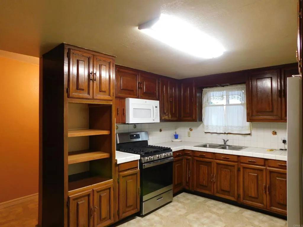 Imperial Beach, CA 91932,1113 HOLLY AVE