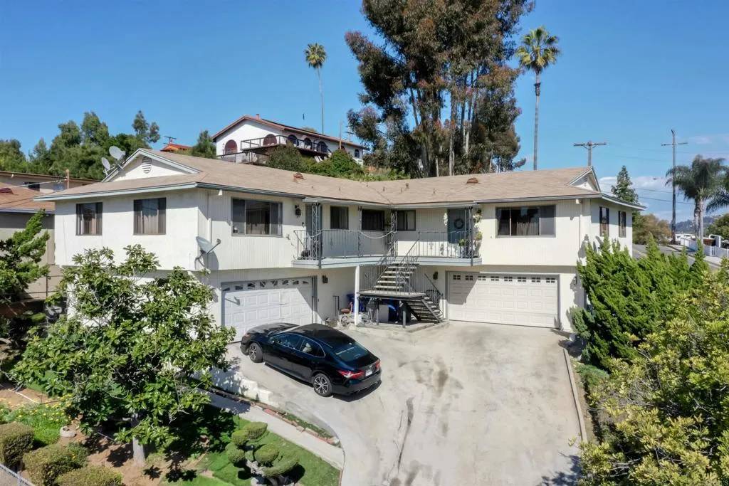 La Mesa, CA 91942,4873 Clearview Way