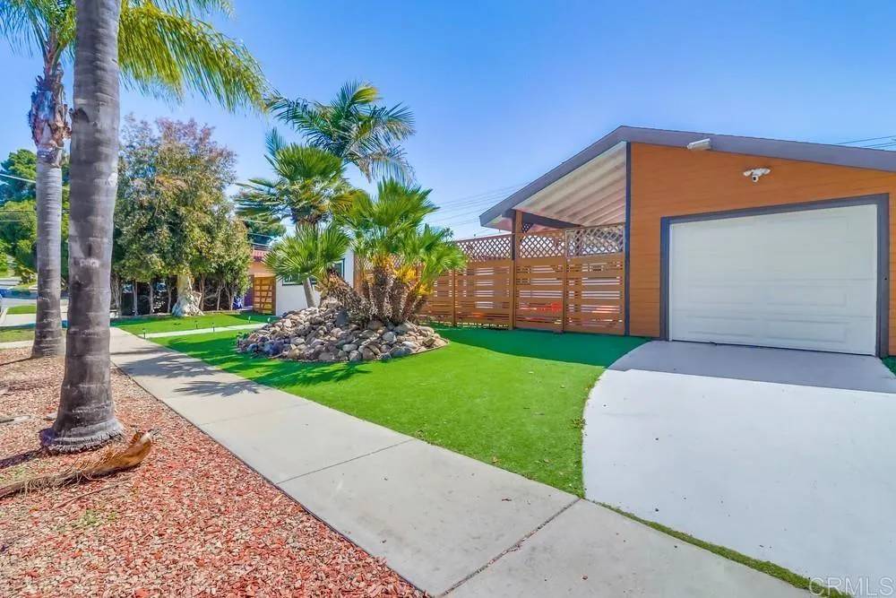 La Mesa, CA 91942,5885 Samuel Street