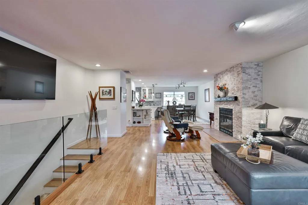 Coronado, CA 92118,850 C Avenue #4