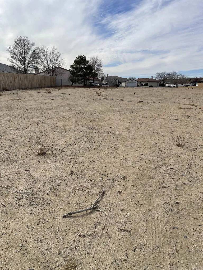 Helendale, CA 92342,26684 Topsail