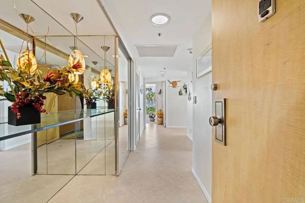 Coronado, CA 92118,1820 Avenida del Mundo #209