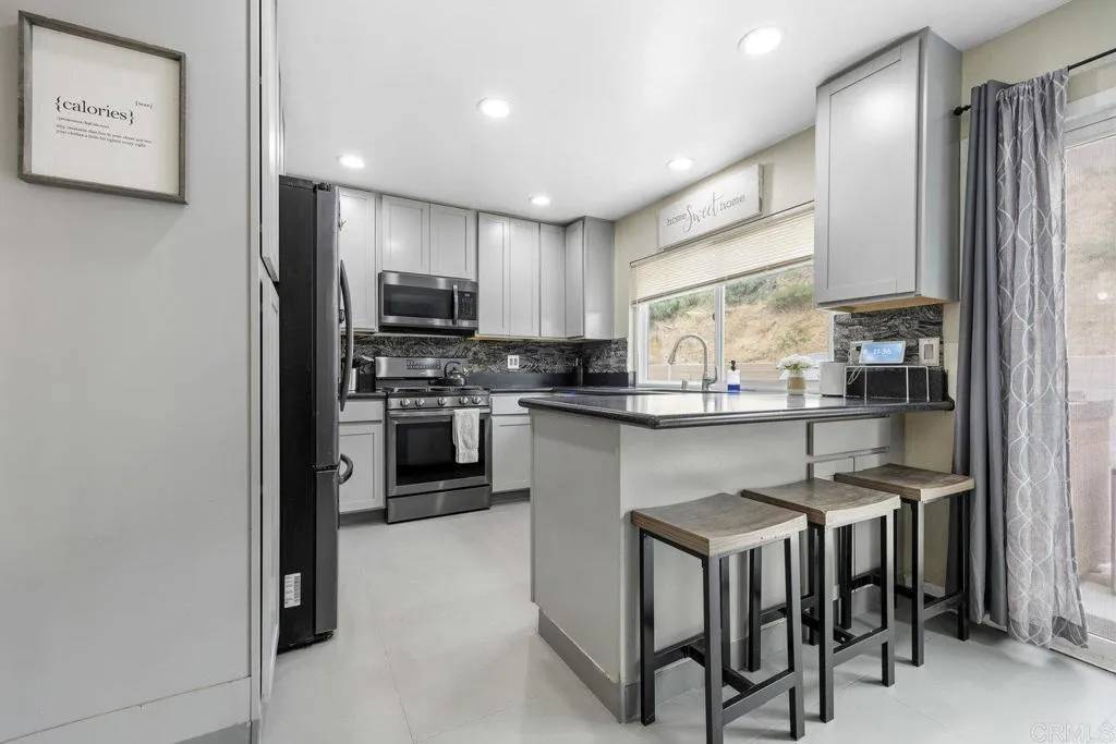 Spring Valley, CA 91977,8115 Cacus