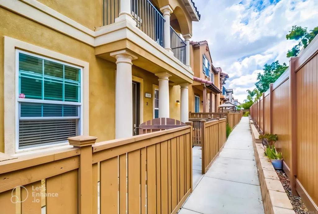 Chula Vista, CA 91913,1566 Calle De La Flor #2
