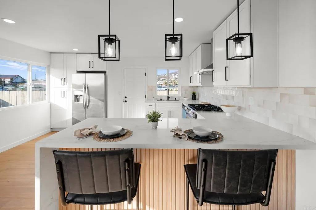 Spring Valley, CA 91977,655 Sacramento Avenue