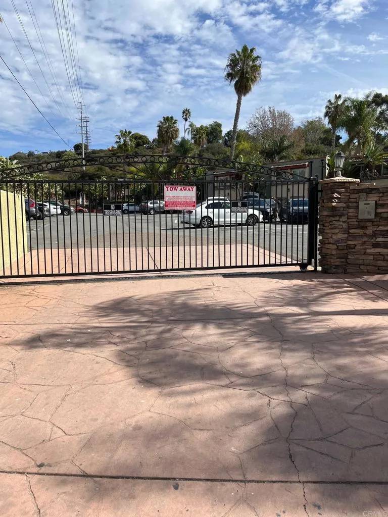 San Diego, CA 92105,4465 Home Avenue #5