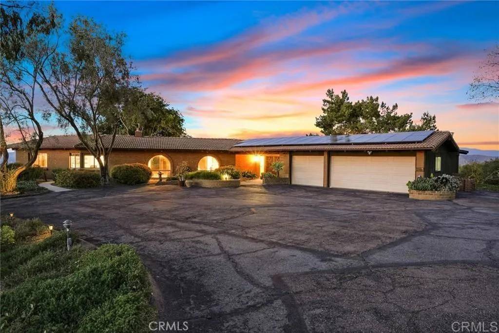 Escondido, CA 92025,15735 Highland Valley Rd