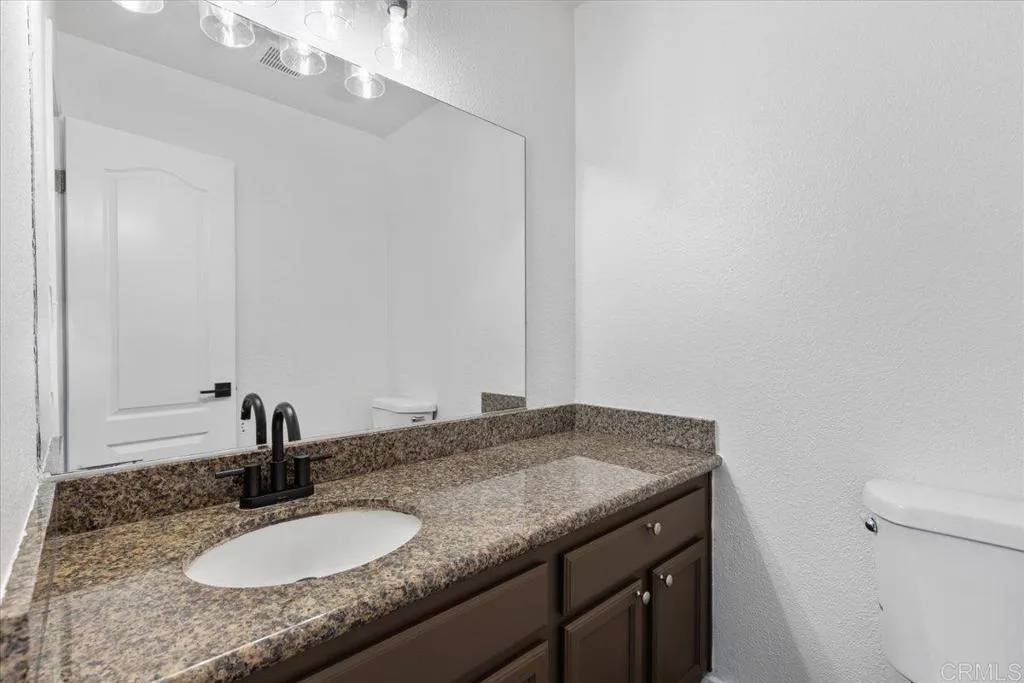 El Cajon, CA 92020,455 Ballantyne Street #20