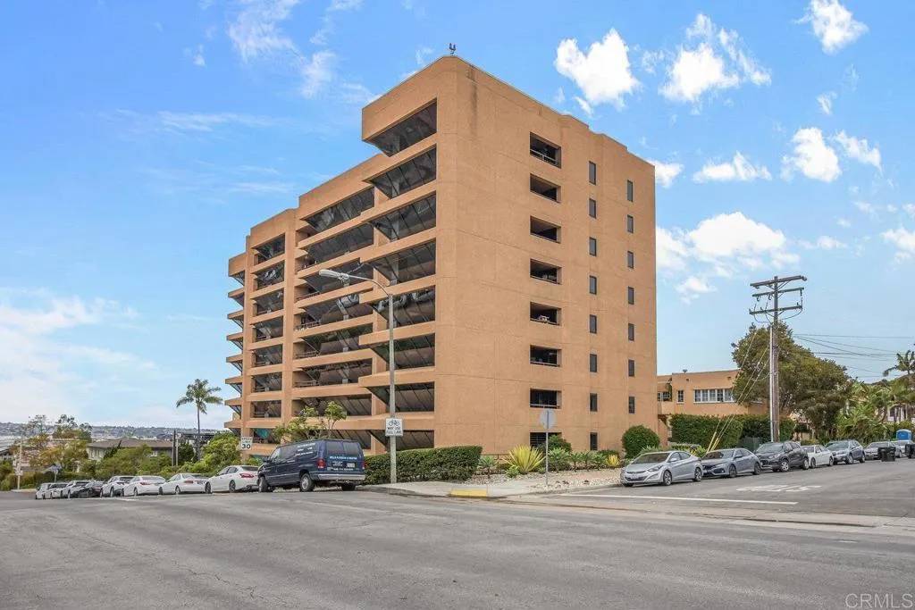 San Diego, CA 92101,230 W Laurel Street #506