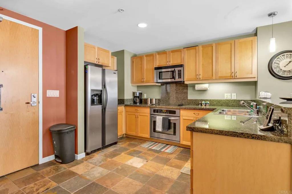 San Diego, CA 92101,1150 J Street #715