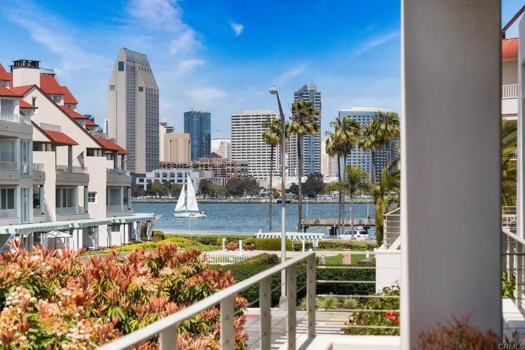 Coronado, CA 92118,1220 1st Street #204