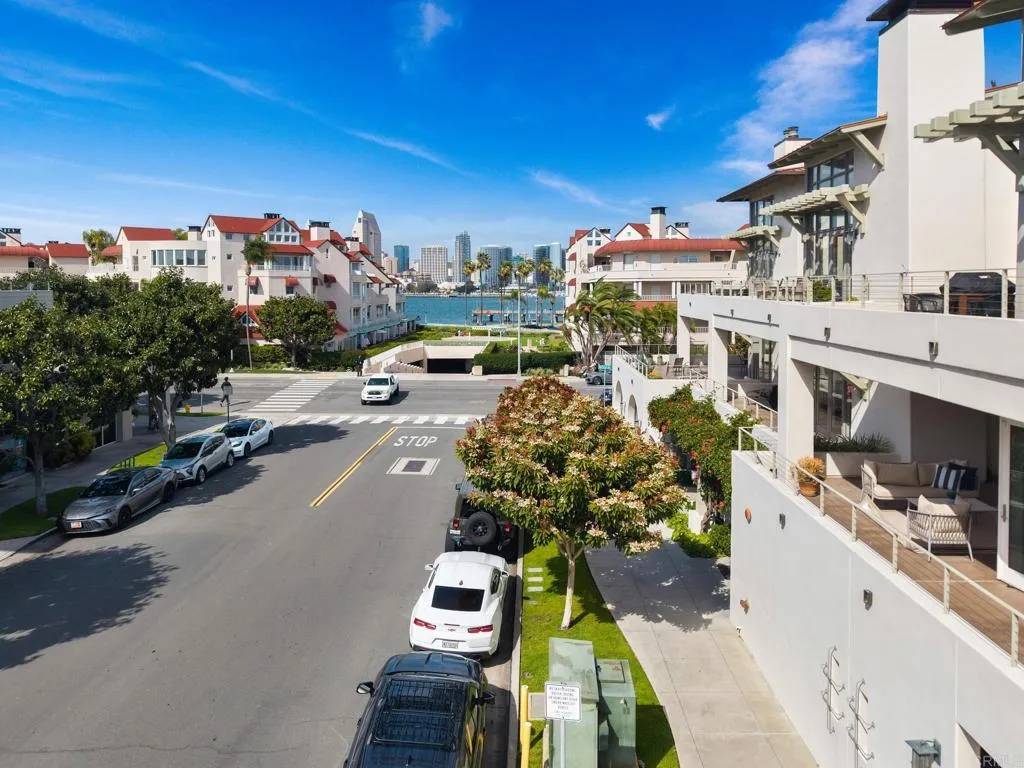 Coronado, CA 92118,1220 1st Street #204