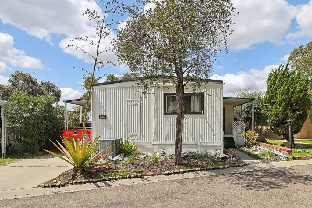 Santee, CA 92071,8712 N Magnolia #288