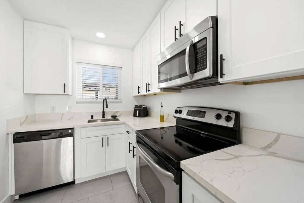 Spring Valley, CA 91977,9210 Kenwood Drive #J