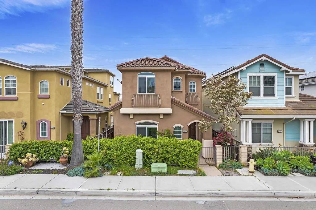 Solana Beach, CA 92075,417 N Cedros Avenue