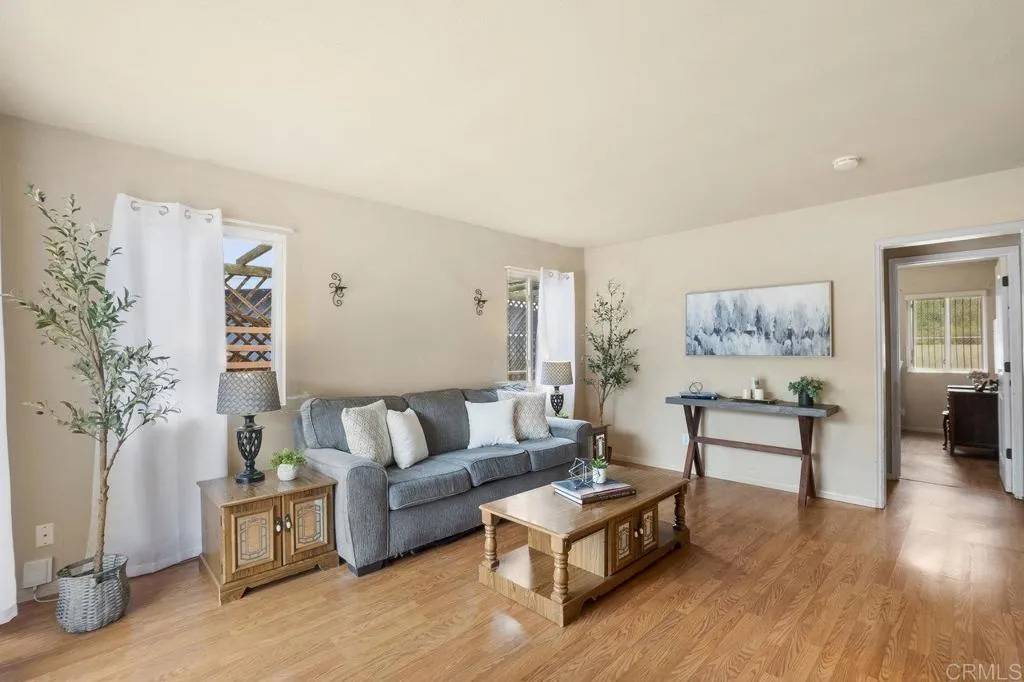 San Diego, CA 92105,5566 Streamview Dr