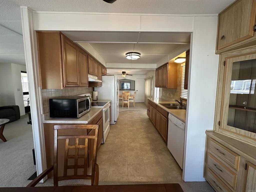 Santee, CA 92071,8301 Mission Gorge #246