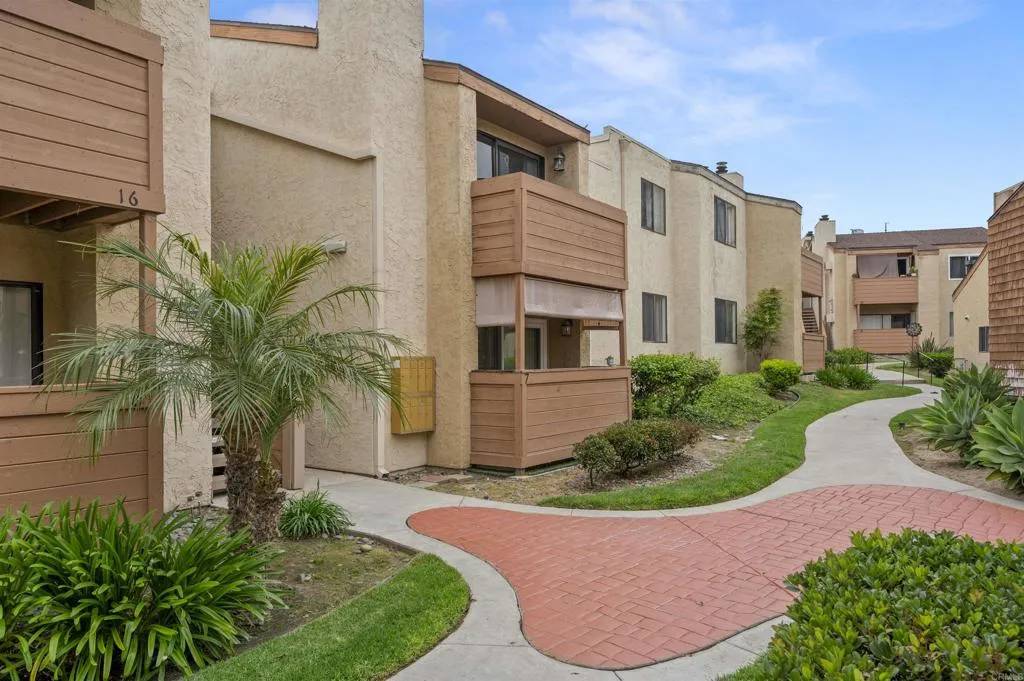 Bonita, CA 91902,2920 Briarwood Road #C15