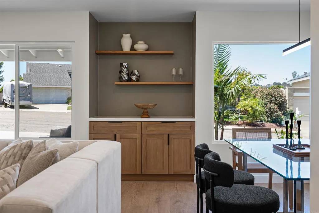 San Diego, CA 92117,4687 Murat Ct