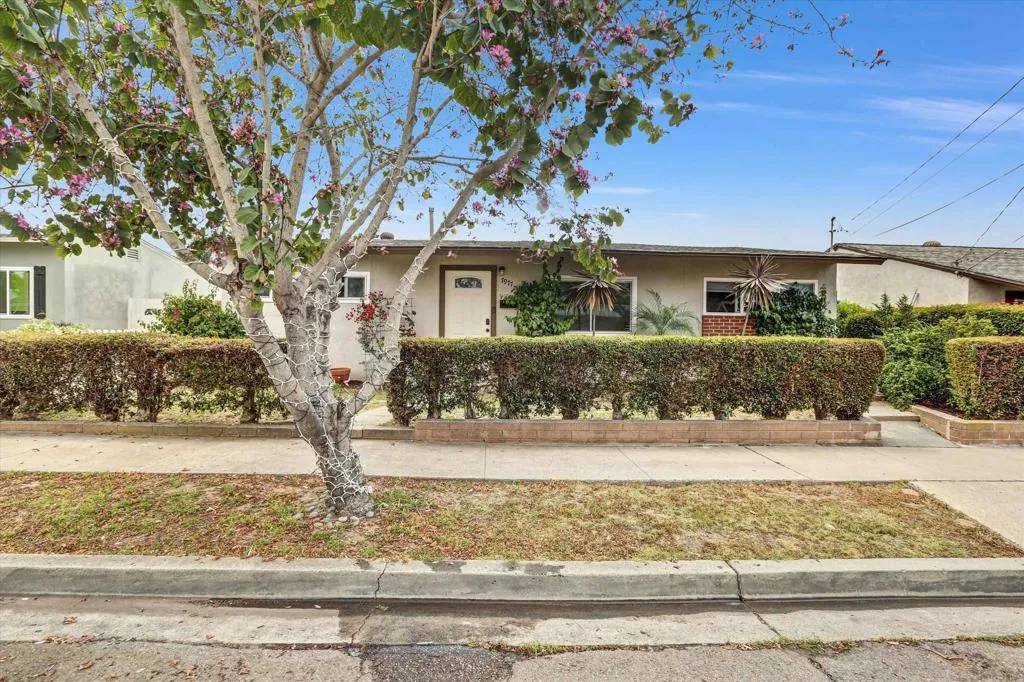 San Diego, CA 92114,7977 Pala Street