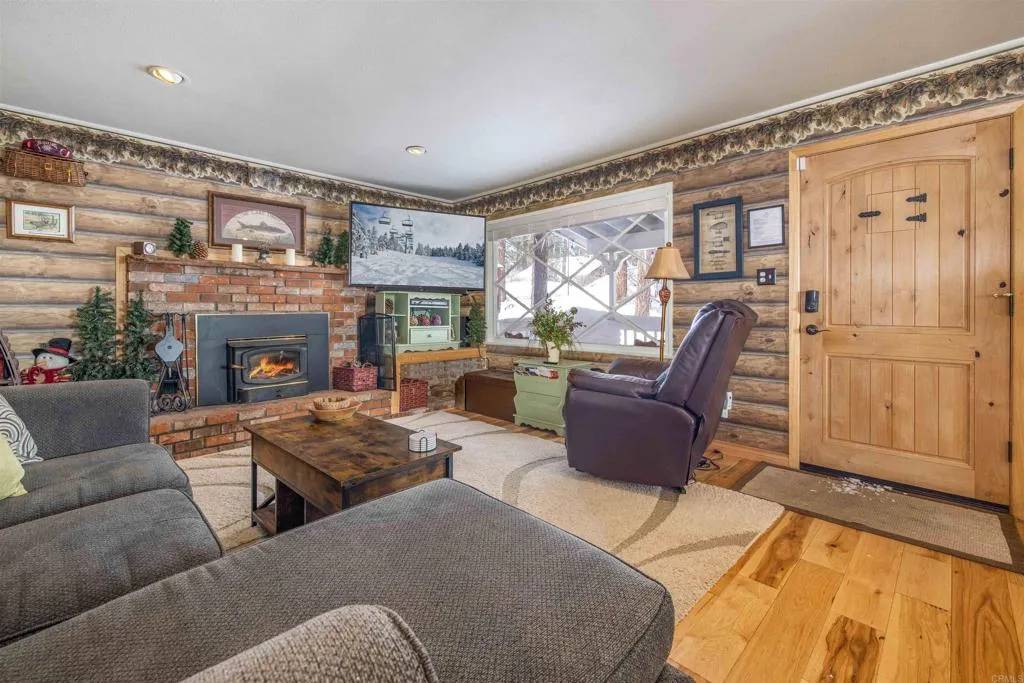 Big Bear Lake, CA 92315,379 Wren Drive