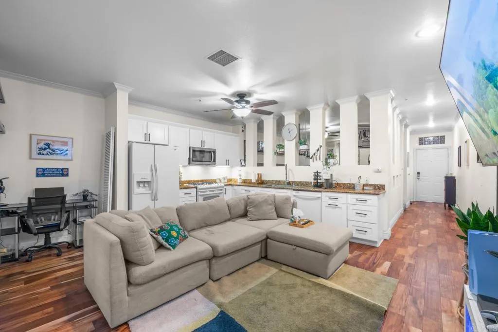 San Diego, CA 92101,1465 C Street #3416