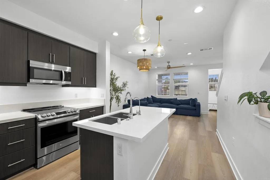 La Mesa, CA 91942,7641 University Avenue #105