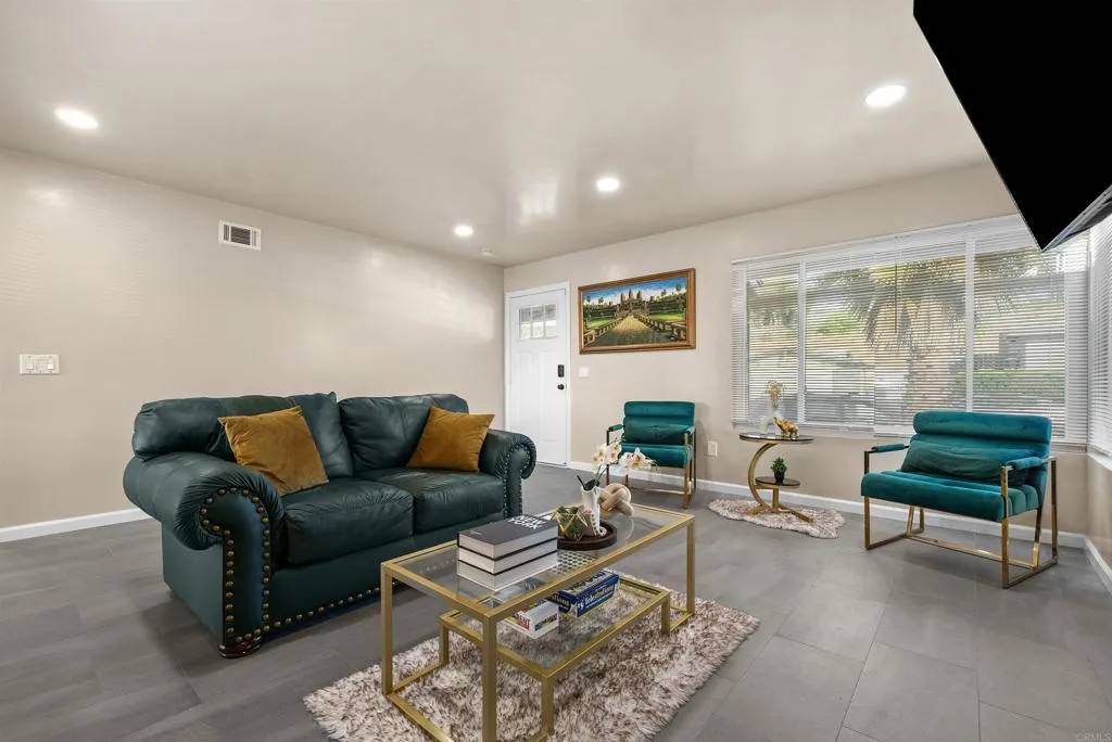 El Cajon, CA 92021,8543 Via Consuelo