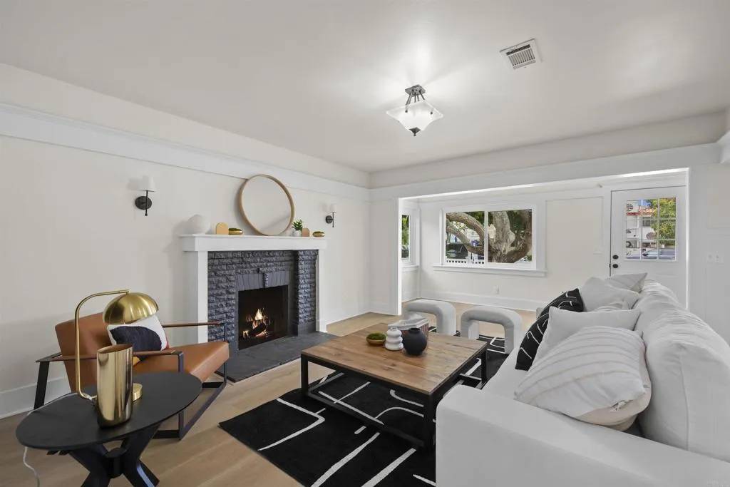 Coronado, CA 92118,311 B Avenue