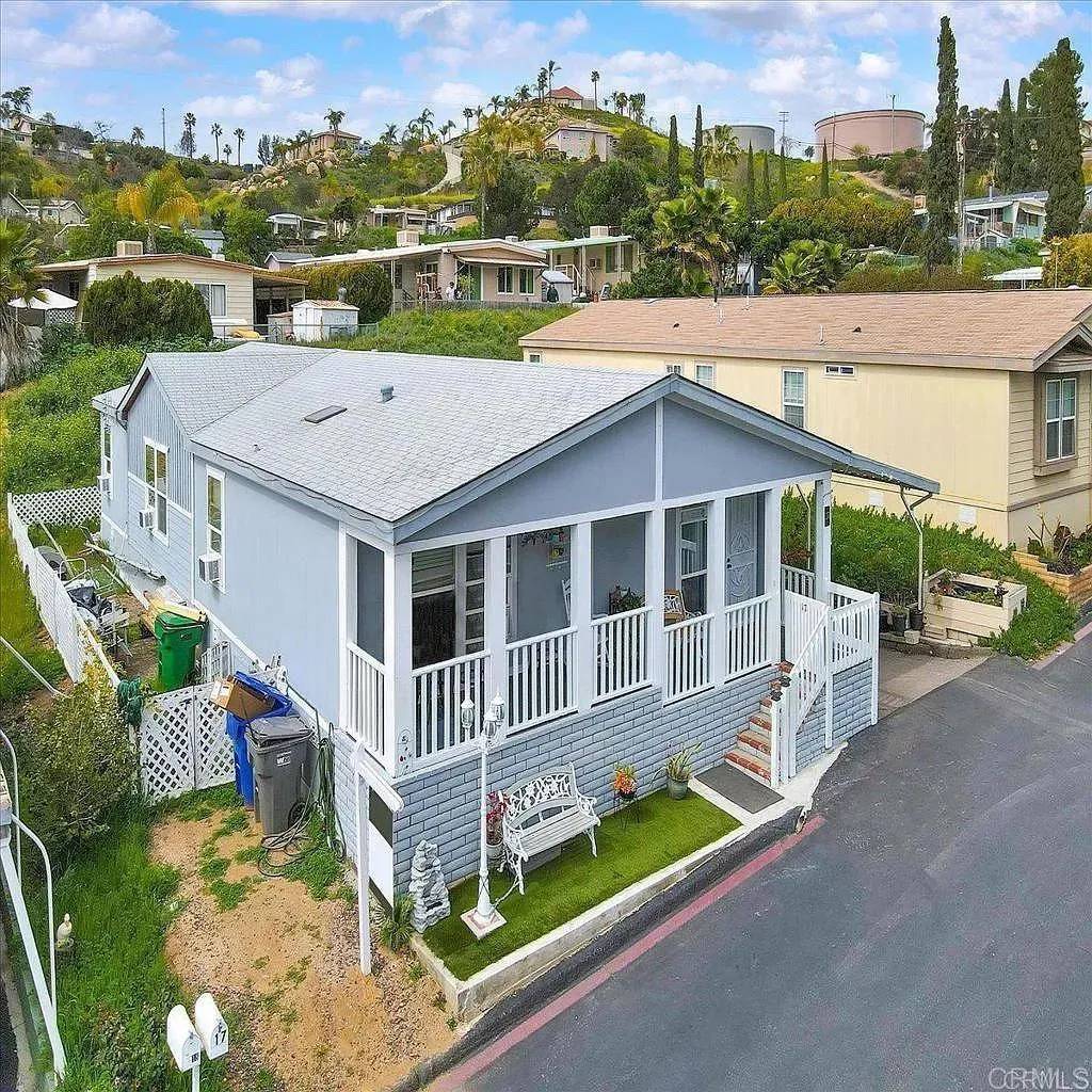 El Cajon, CA 92021,12970 Highway 8 Business SPC 17