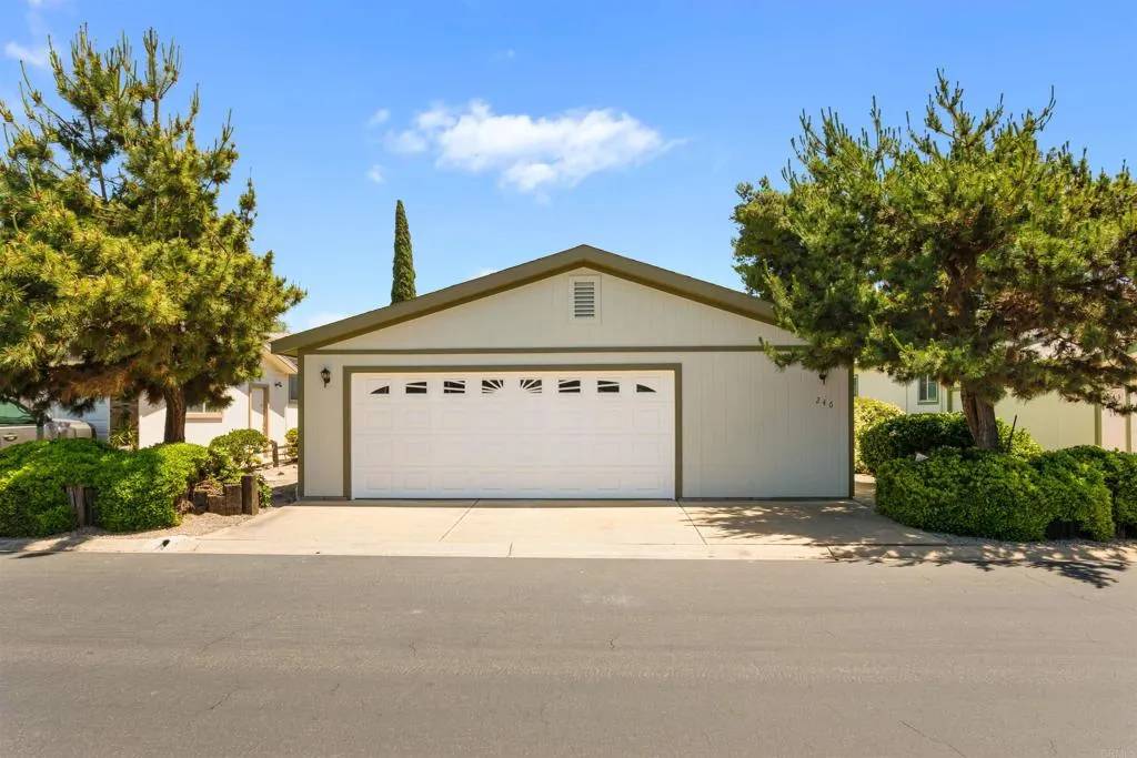 Lakeside, CA 92040,11851 Riverside #246