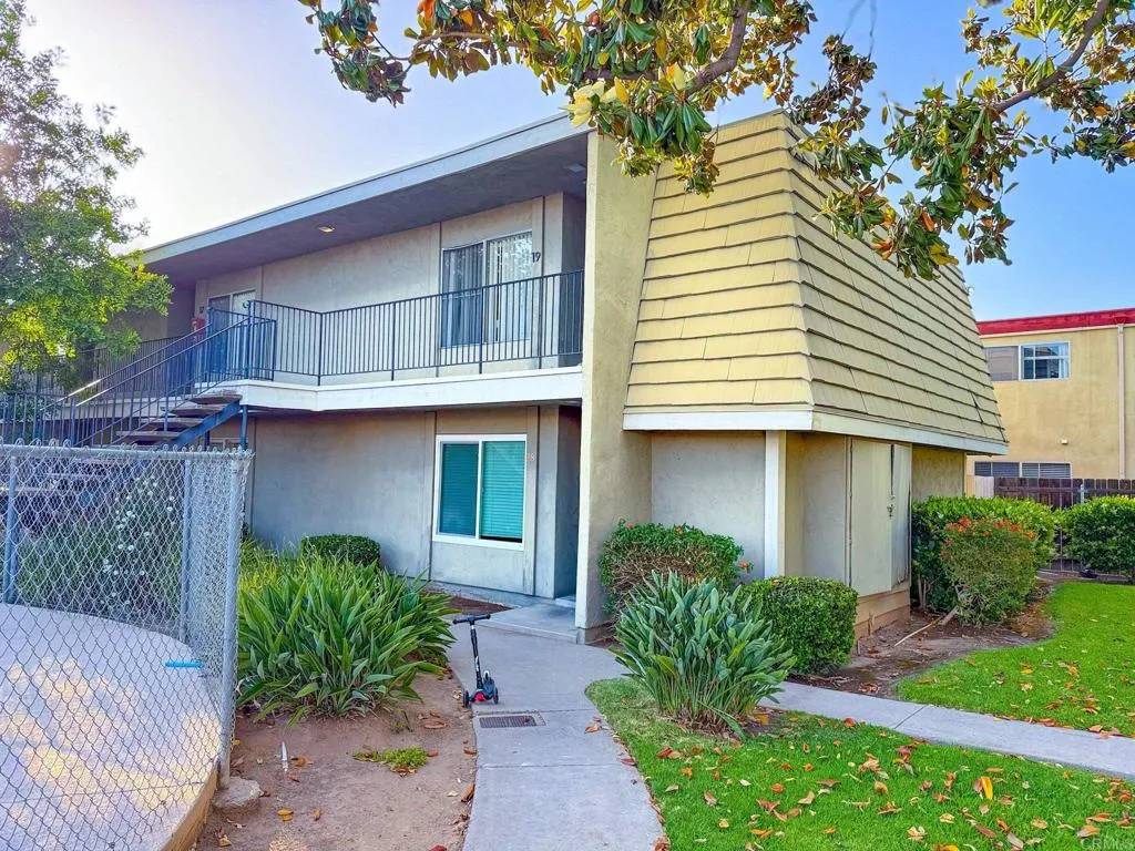 El Cajon, CA 92021,166 N 1St Street #18