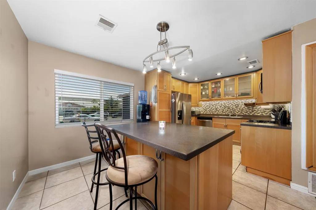 Spring Valley, CA 91977,8644 Spring Vista Way