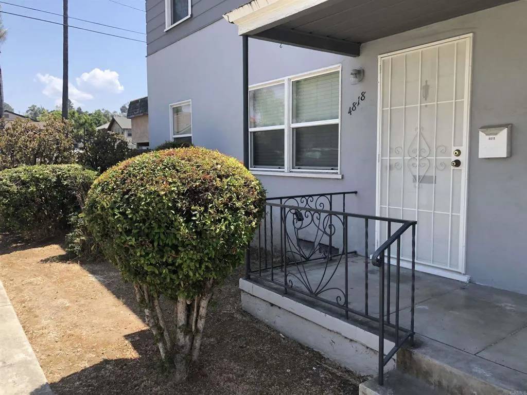 La Mesa, CA 91942,4818 Palm Avenue
