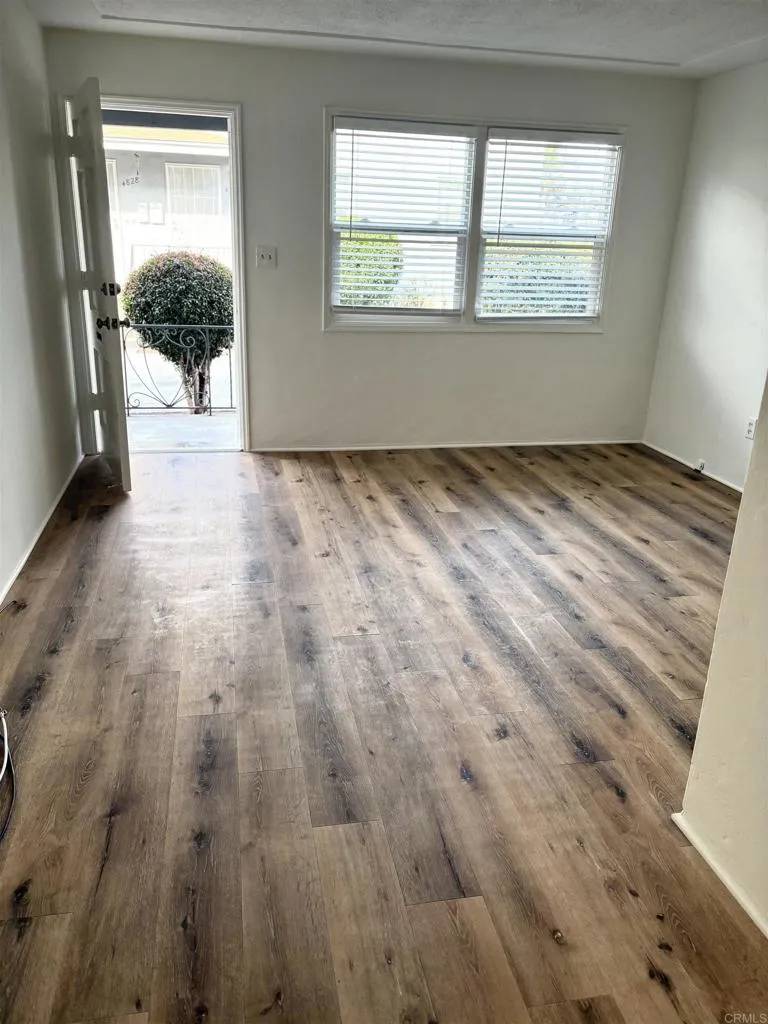 La Mesa, CA 91942,4818 Palm Avenue