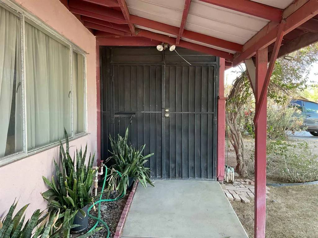Calexico, CA 92231,722 N Preston Drive East