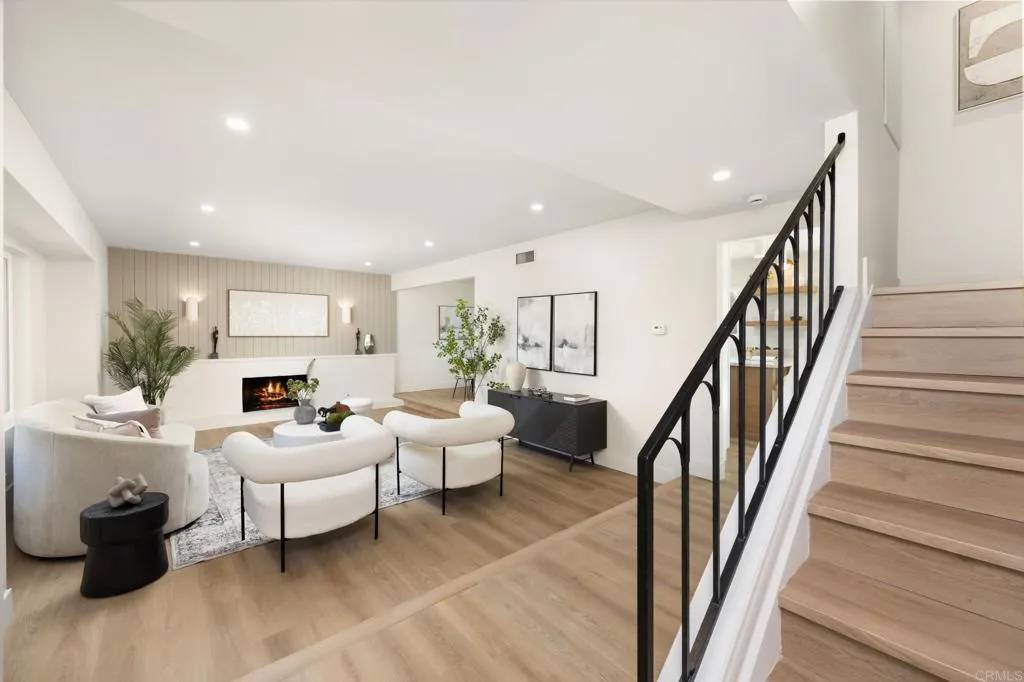 Tustin, CA 92780,13541 Farmington Rd