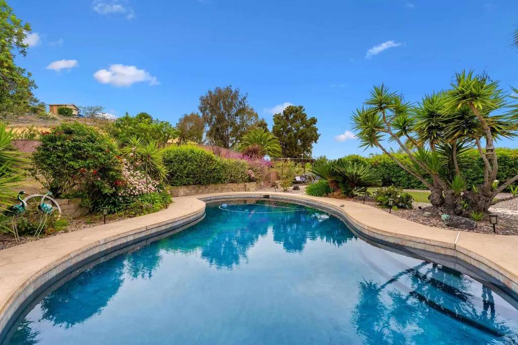 Bonita, CA 91902,3812 Wild Oats Ln