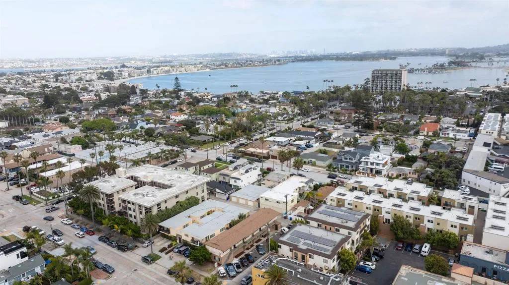 San Diego, CA 92109,835 Thomas Avenue