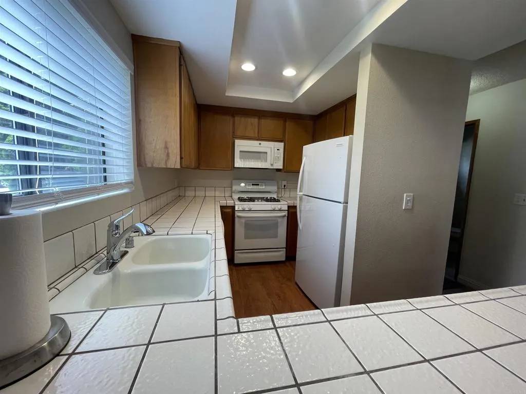 Coronado, CA 92118,567 F Avenue