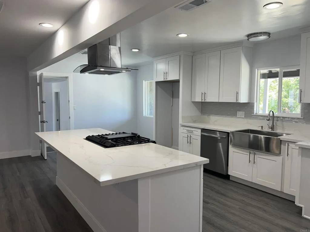 Spring Valley, CA 91977,633 Kempton