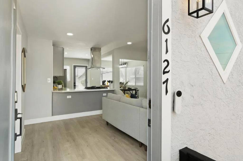 San Diego, CA 92139,6127 Winchester Street