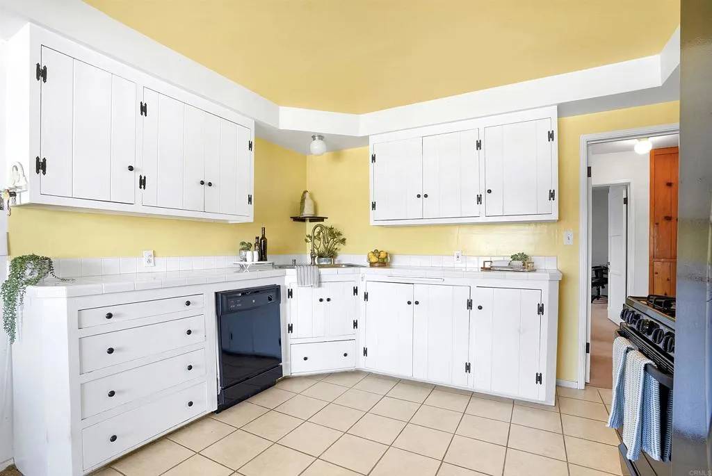 Lemon Grove, CA 91945,7423 Pacific Avenue