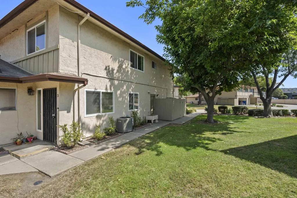Santee, CA 92071,9847 Mission Vega Rd #3