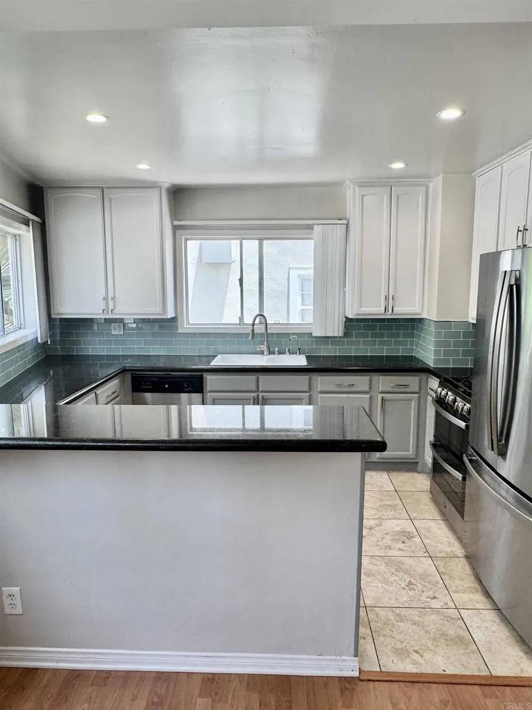 West Hollywood, CA 90069,1124 Sherbourne Drive #35